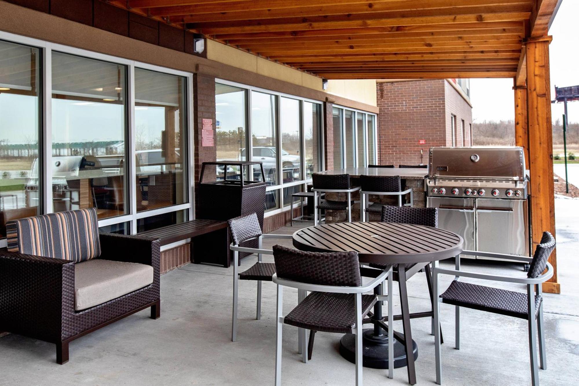 Towneplace Suites By Marriott Louisville Airport Buitenkant foto